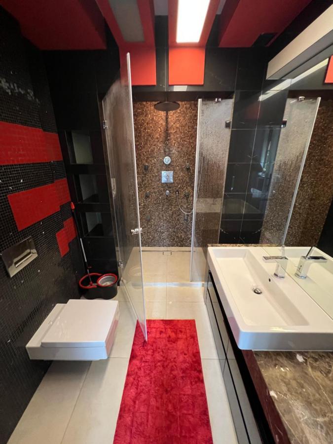 Lux Flat Easy To Reach Centrum Butas